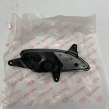 Load image into Gallery viewer, Genuine KIA CEED 2006-2009 5DR HATCH LH PASSENGER REAR REFLECTOR 924011H100
