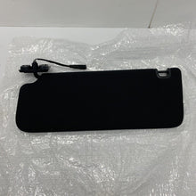 Load image into Gallery viewer, Genuine Land Rover Discovery 5 sun visor RH lr104965