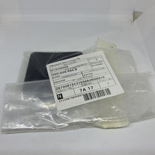 Load image into Gallery viewer, OEM Cover Right Front Wheel Housing VW Passat 4Motion Variant Santana 3G0805984B