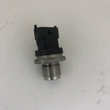 Load image into Gallery viewer, Genuine Iveco Fuel Pressure Sensor 42561376