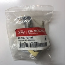 Load image into Gallery viewer, Genuine Kia Key Sub Set Door Right Hand Brand New 0k30a76910a
