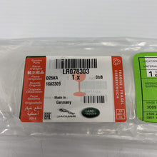 Load image into Gallery viewer, Genuine Range Rover Evoque 2012-2019 Nearside Front Wiper Blade LR078303