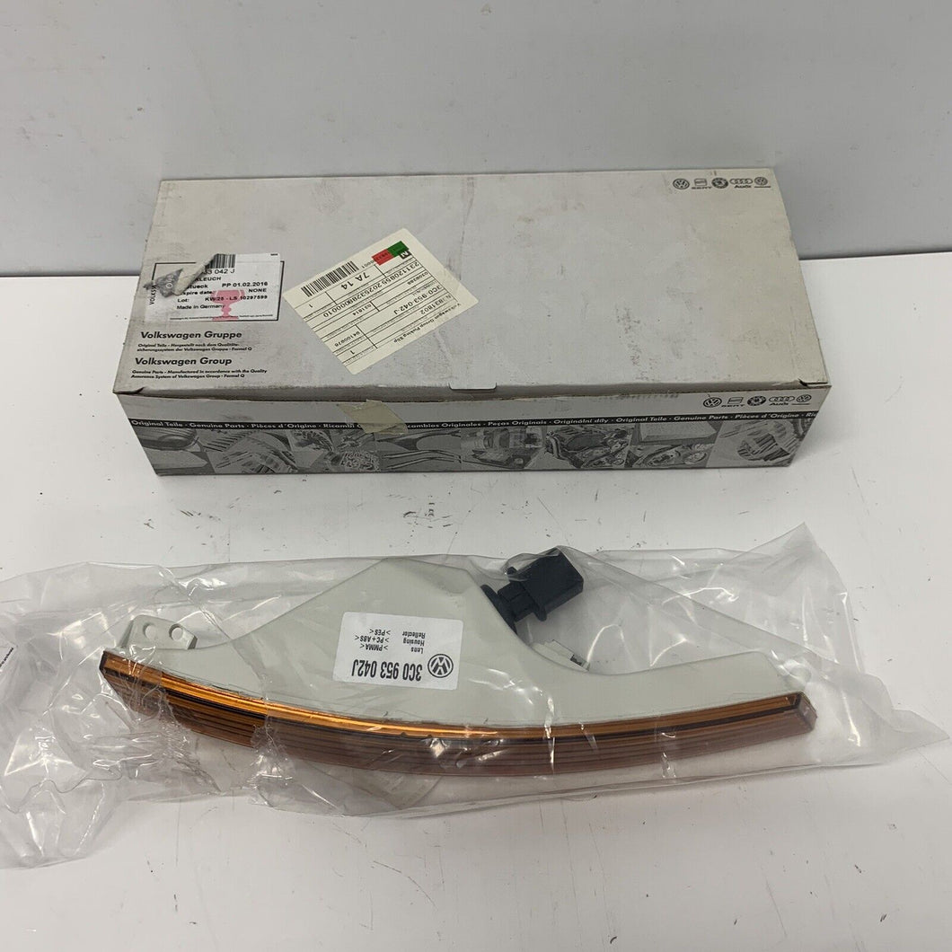 Front Left Indicator Orange VW Passat B6 06-11 3C0953042J New genuine VW part