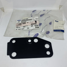 Load image into Gallery viewer, Genuine Ford Transit MK6 MK7 2.4 3.2 Duratorq TDCi Water Pump Gasket 1096559