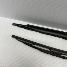 Load image into Gallery viewer, NEW VOLKSWAGEN AMAROK FRONT WINDSCREEN WIPER BLADES SET LHD 7H0998003 GENUINE