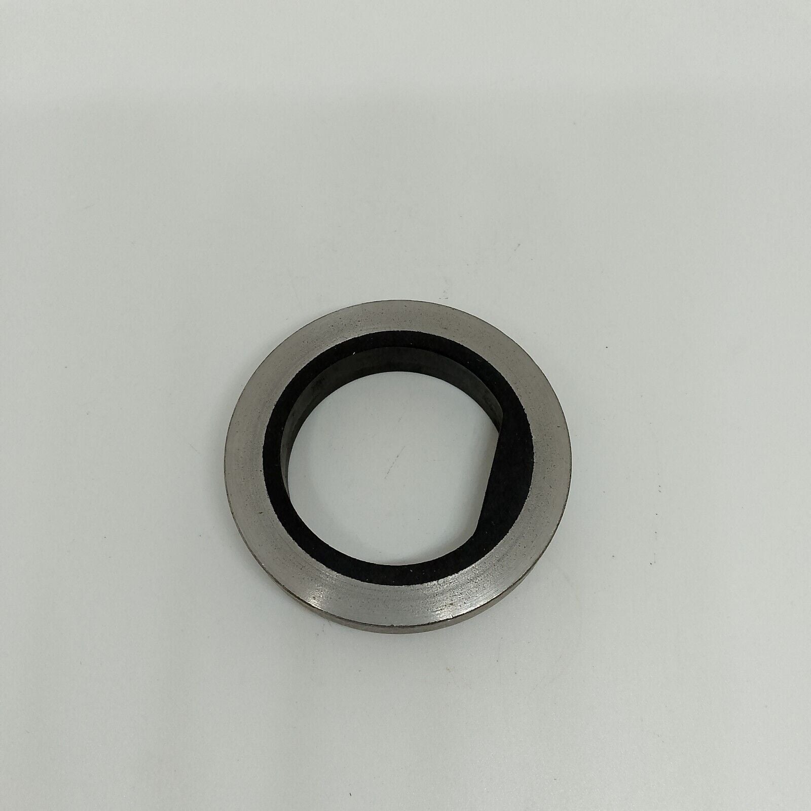 NEW GENUINE LAND ROVER Oil Seal Hub Track Spacer Outer FRC8227