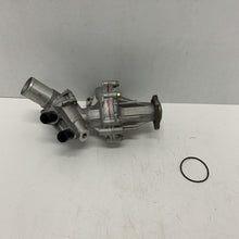 Load image into Gallery viewer, GENUINE RENAULT PUMP WATER ASSY (7700871801)