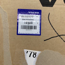Load image into Gallery viewer, Genuine VOLVO Glass 8693972