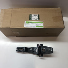 Load image into Gallery viewer, RANGE ROVER DISCOVERY FREELANDER REAR DOOR HANDLE REINFORCEMENT GENUINE LR018298