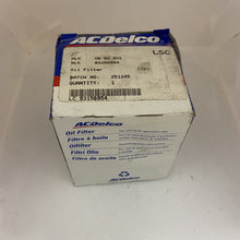 Load image into Gallery viewer, GENUINE ACDELCO Oil Filter 93156954