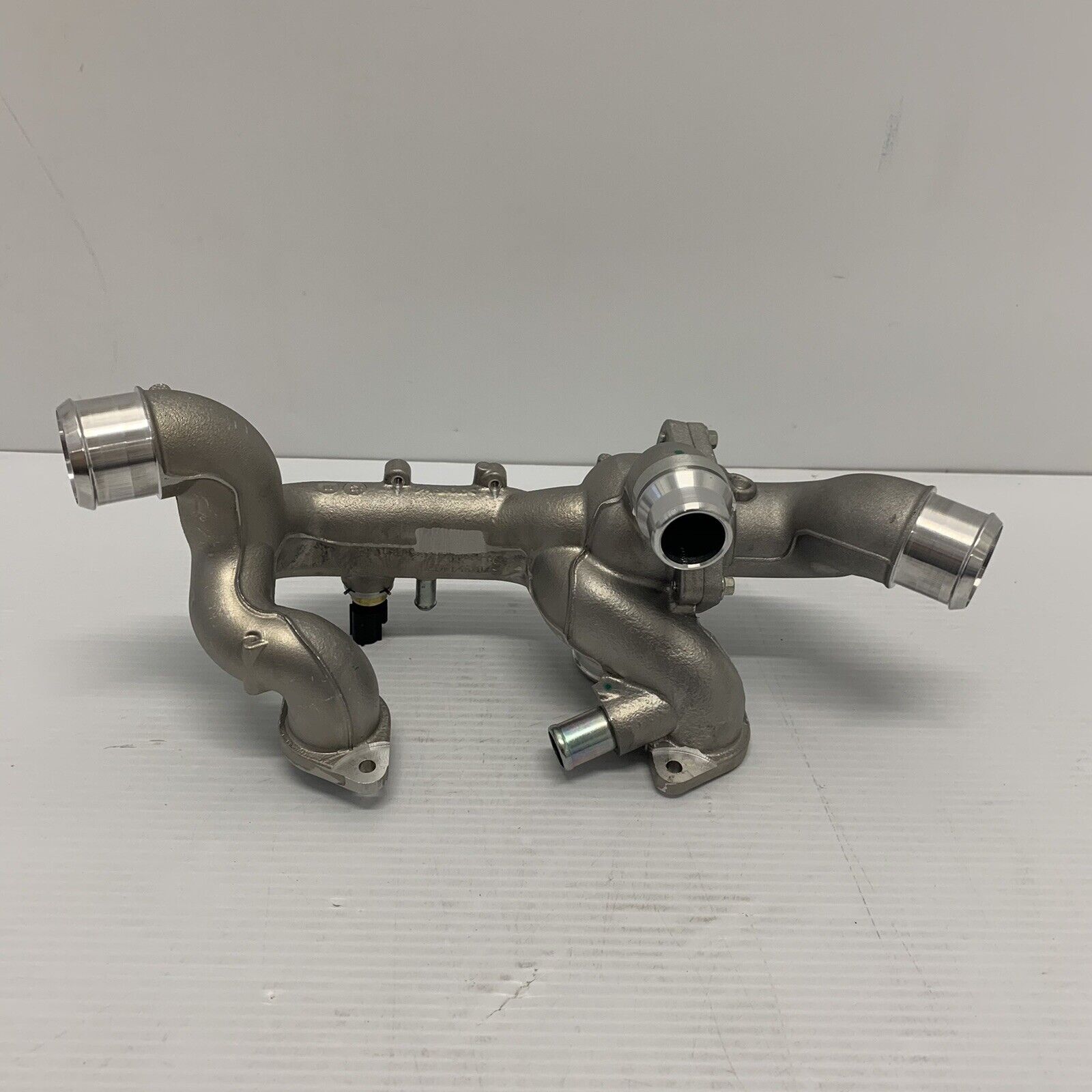 Genuine Jaguar Thermostat Outlet Pipe - 4.2 Petrol Supercharged 