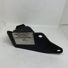 Load image into Gallery viewer, GENUINE RENAULT MOUNTING EXH T (7700741808)