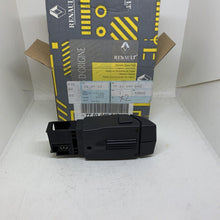 Load image into Gallery viewer, GENUINE RENAULT CONTROL SAT L2 (7701049643)