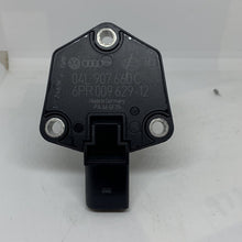 Load image into Gallery viewer, VW Audi Skoda SEAT Various Oil Level Sensor 04L907660C New Genuine VW part