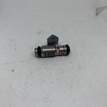 Load image into Gallery viewer, Genuine Renault Fuel Injector 8200025248