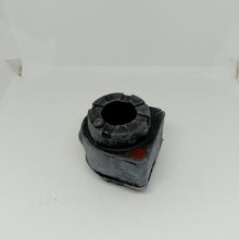 Load image into Gallery viewer, NEW GENUINE DISCOVERY SPORT 2015 FRONT STABILIZER BAR, INSULATOR - LR031310