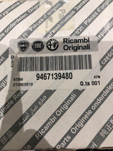 Load image into Gallery viewer, Genuine Fiat Ulysse Scudo Lancia Phedra Fuel Cap &amp; 2 Keys Part Number 9467139480