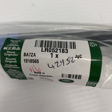Load image into Gallery viewer, LAND ROVER RANGE ROVER EVOQUE FUEL TANK HOSE VENT !!!GENUINE!!! LR052183