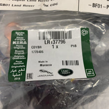 Load image into Gallery viewer, DEFENDER 2020&gt;DEPLOYABLE TOW BAR TRAILER COUPLING WIRING !!!GENUINE!!! LR137796