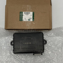 Load image into Gallery viewer, Genuine Jaguar XF 16- F-PACE 16- XE 15- KEYLESS ENTRY START MODULE T2H30390