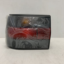 Load image into Gallery viewer, GENUINE RENAULT LAMP IND LHR (7711130023)