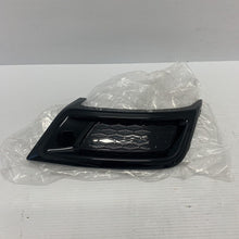 Load image into Gallery viewer, Genuine Land Rover Discovery 2015 rear bumper moulding LR127495