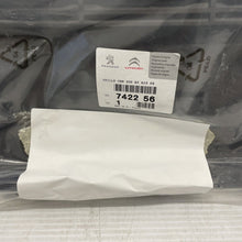 Load image into Gallery viewer, GENUINE 2012 CITROEN C3 PICASSO Mk1 5Dr MPV Front Upper Centre Grille 842