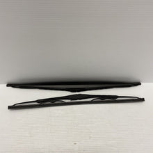 Load image into Gallery viewer, NEW VW BORA 1J6 FRONT WINDSCREEN WIPER BLADES 1J0998003 GENUINE