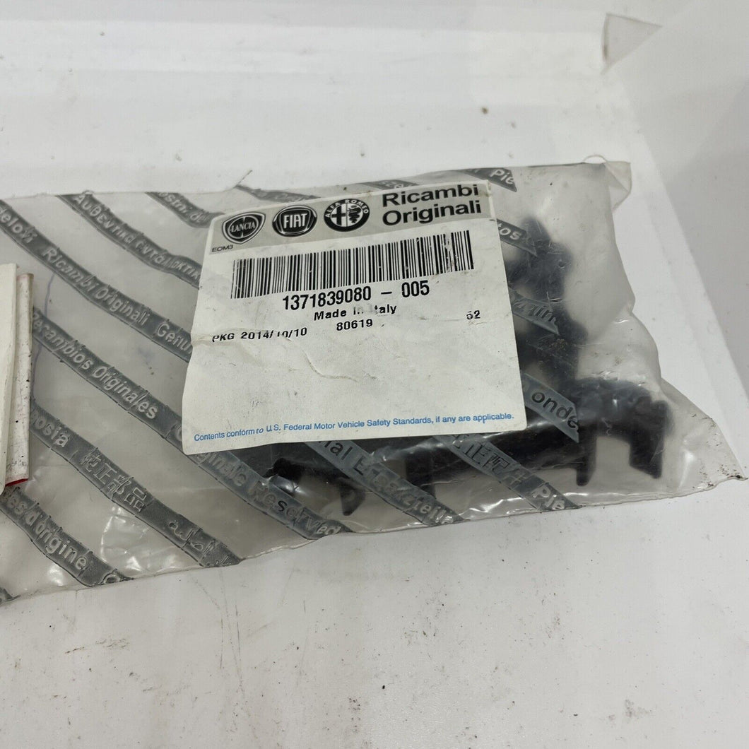 Genuine Fiat Clips 1371839080