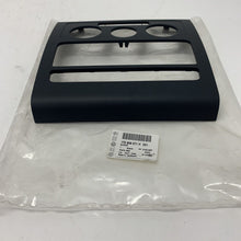 Load image into Gallery viewer, Genuine Trim black center Volkswagen Touran 1T 1T0858071H 3X1