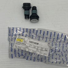 Load image into Gallery viewer, Genuine Flange Screw x2 Seat Frame 3rd Row. 7 Seated 32272538