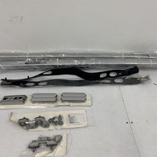 Load image into Gallery viewer, Genuine LAND ROVER DISCOVERY V L462 Roof Rails Kit VPLRR0156