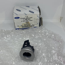 Load image into Gallery viewer, Genuine Ford 1733813 BRACKET