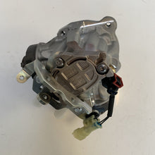 Load image into Gallery viewer, genuine jaguar/landrover 3.0 ltr turbo diesel fuel pump JDE38562