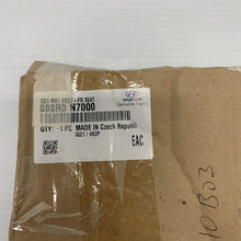 Load image into Gallery viewer, Genuine Kia Hyundai 888R0N7000 SBR MAT ASSY-FR SEAT