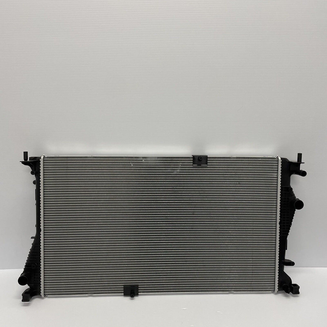 GENUINE BRAND NEW VAUXHALL VIVARO A ENGINE COOLING RADIATOR 93865588