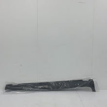 Load image into Gallery viewer, Genuine Kia Stonic 17-20 outterside sill trim 87752h8400