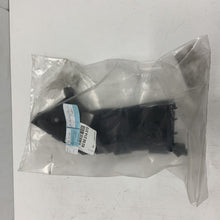 Load image into Gallery viewer, GENUINE RENAULT REAR BUMPER SIDE BRACKET (8200214372)