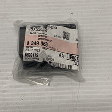 Load image into Gallery viewer, Genuine Ford C-Max Focus MK2 Focus C-Max Rear Bumper Bracket 1349066