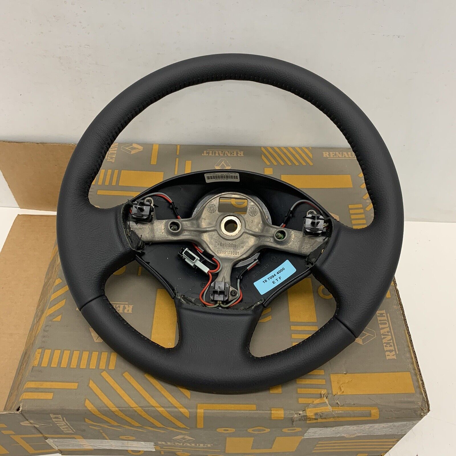 GENUINE RENAULT STEERING WHEEL ME (7700427507) – Genuine Parts Ltd