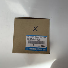 Load image into Gallery viewer, Mazda Premacy 1999 Wiper control knob stalk GE4T66128