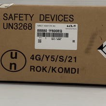 Load image into Gallery viewer, Genuine Kia Picanto 2017 S/BELT ASSY-FR RH (EBONY BLACK) 888801y600eq