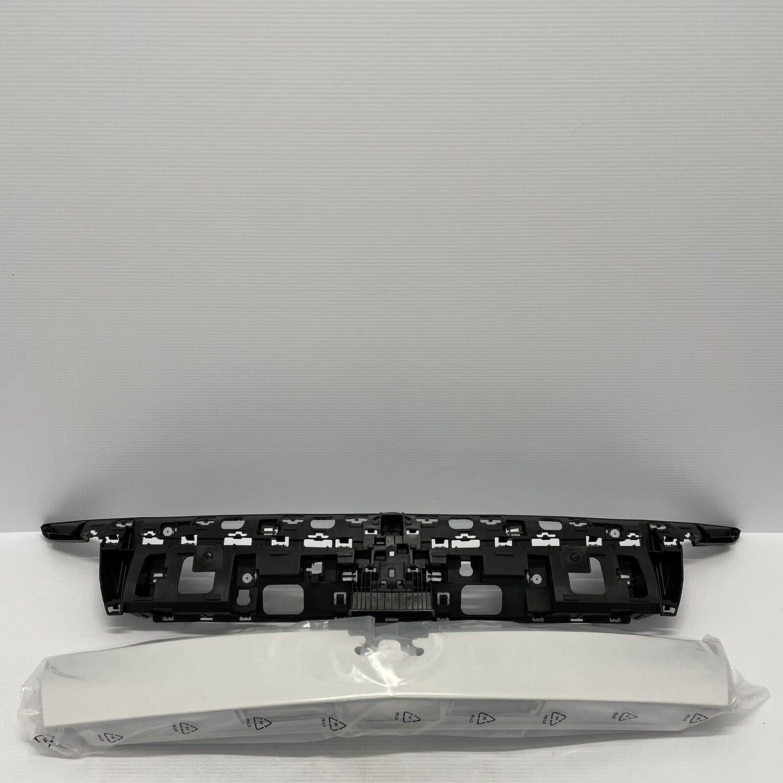 Genuine Vauxhall Tailgate Trim 13322627 – Genuine Parts Ltd