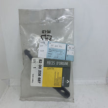 Load image into Gallery viewer, GENUINE RENAULT FIXING PLATE (8200208687)