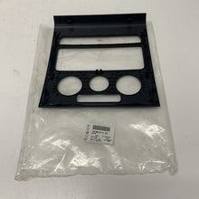 Load image into Gallery viewer, Genuine Trim black center Volkswagen Touran 1T 1T0858071H 3X1