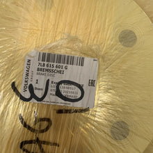 Load image into Gallery viewer, PAIR OF GENUINE AUDI VENTED REAR BRAKE DISCS 7L8615601G VW TOUAREG 2003-15
