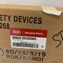 Load image into Gallery viewer, Genuine FRONT SEATBELT KIA SOUL 12 11-13 888202K250WK