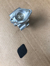 Load image into Gallery viewer, GENUINE DISCOVERY 3 &amp; RANGE ROVER SPORT - RH EGR VALVE (UPTO 2007 MODEL YEAR)