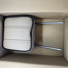 Load image into Gallery viewer, Genuine Land Rover Range Rover 02-09 Head Rest Brand New Lr009467