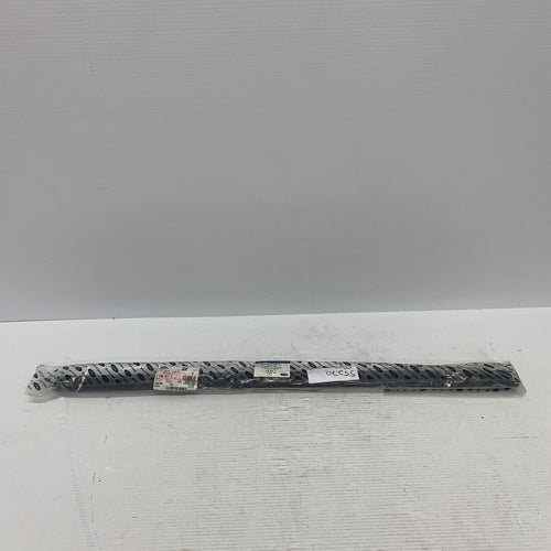 Genuine Ford Fiesta MK7 O/S Front Door Belt Weatherstrip 1746917